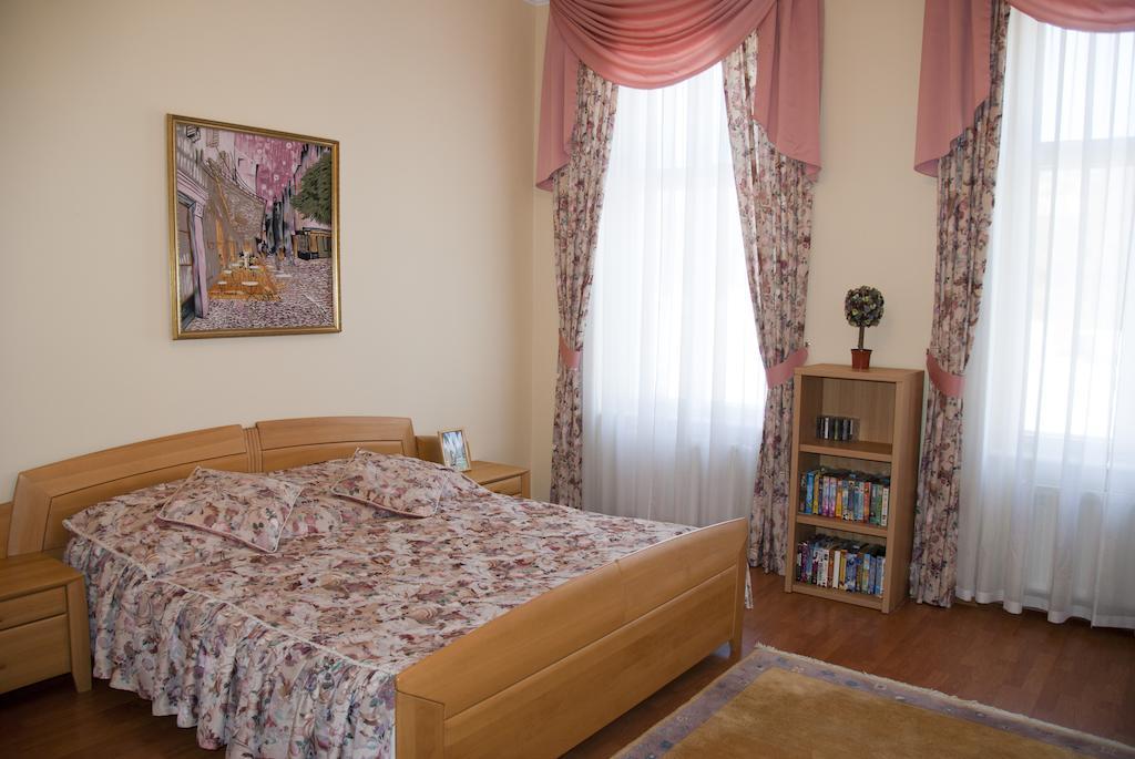 Apartman Na Zahradni Κάρλοβι Βάρι Δωμάτιο φωτογραφία