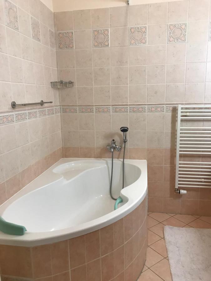 Apartman Na Zahradni Κάρλοβι Βάρι Εξωτερικό φωτογραφία